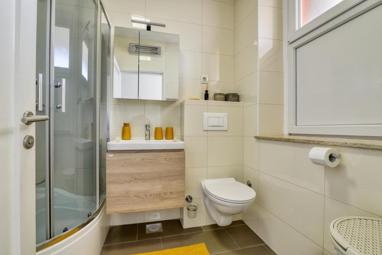 Studio Apartment Harbour Pula Exterior foto