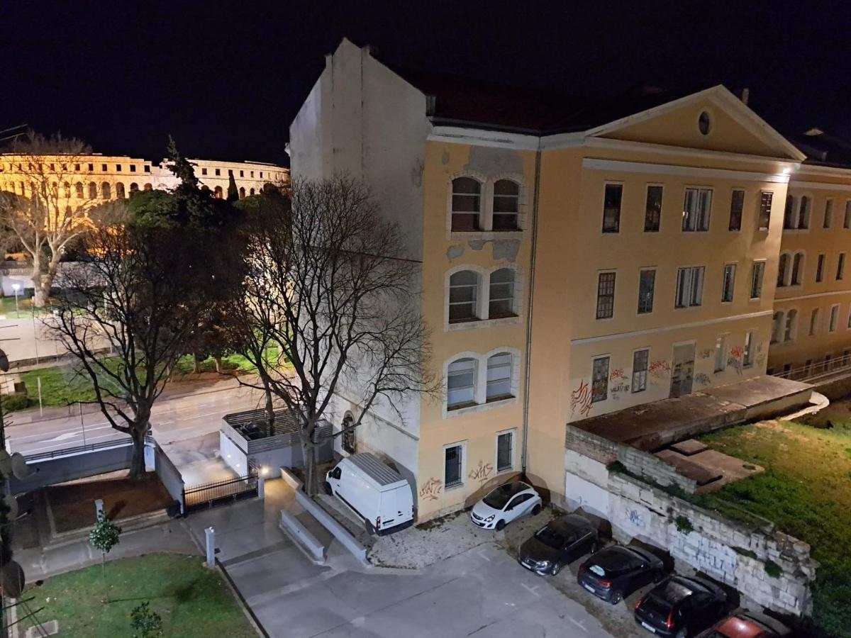 Studio Apartment Harbour Pula Exterior foto