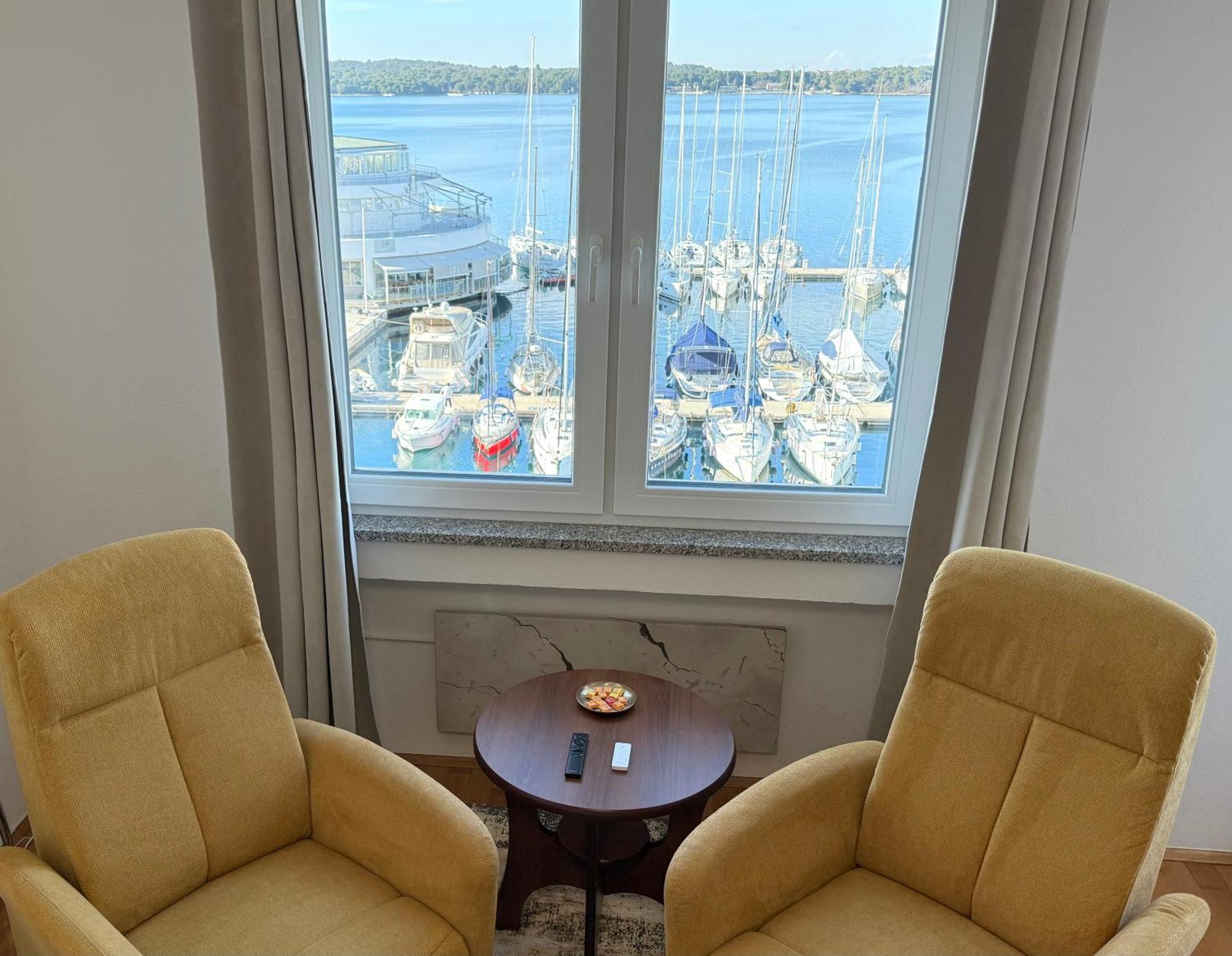 Studio Apartment Harbour Pula Exterior foto